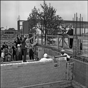 Planetenring, Planetenring, Realschule Garbsen/Caroline-Herschel-Realschule, Grundsteinlegung am 18. Juni