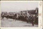 Kaiser Wilhelm II. und Großherzog Friedrich I. zu Pferd, Veteranen des deutsch-französischen Krieges passierend.