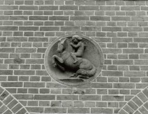 Medaillon mit reitendem Putto
