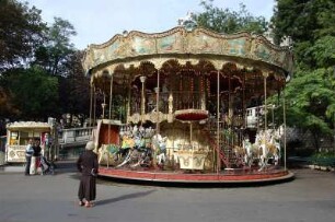 Paris - Karussell : Historisches Karussell am Montmartre in Paris, 2006