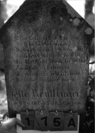 Grabstein 175 (Index: 99789841) Material: Sandstein Zustand: gut, Schrift vergoldet Maße HxBxT: 102x48x18 cm Symbolik: Rose: Grabstein 175A