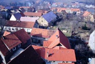 Blick vom Kirchturm auf das Dorf