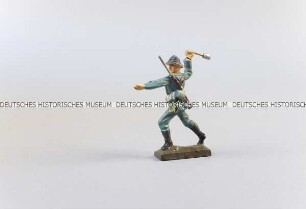 Massefigur: Französischer Handgranatenwerfer, stürmend, werfend
