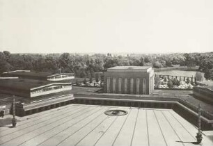 Magdeburg, Ausstellungsgelände : Magdeburg. Ausstellungsgelände. Ehrenhof und Ausstellungshallen