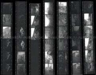 Schwarz-Weiß-Negative mit Aufnahmen aus der Stadt Bonn (Helenenbunker, Markt auf Rathausplatz vor Ruinen, Andrang vor Pferdeschlächterei u.a.)
