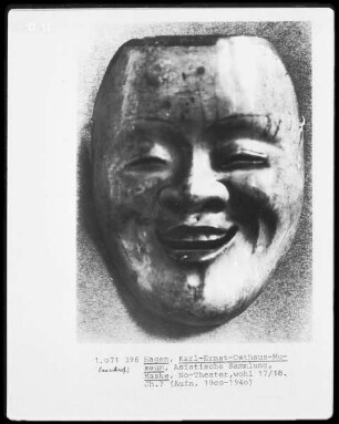 Maske aus dem No-Theater