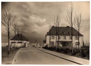 Zuckerraffinerie Fr. Meyers Sohn, Tangermünde Direktorwohnhaus: Direktorwohnhaus Vorderansicht mit Einfahrt