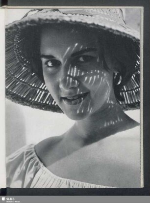 Mädchen mit dem Strohhut