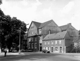 Großenhain, Mozartallee 145 und 147. Wohn- und Geschäftshäuser (A. 20. Jh. bzw. 19. Jh.). Straßenansicht