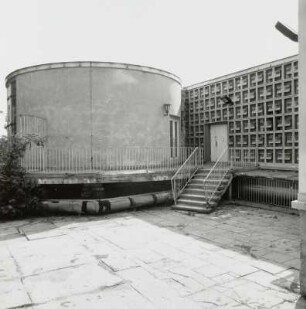 Pavillon : Pavillon mit Verbindungsgang zum Mehrzweckgebäude