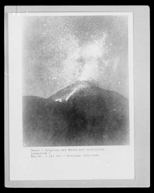 Vesuv: Eruption bei Nacht