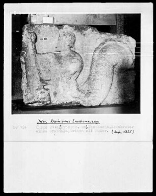Eckakroter eines Grabmals: Triton