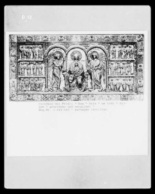 Thronende Madonna zwischen zwei Engeln