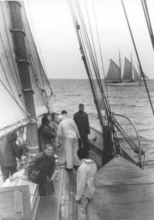 Ostsee. Hochsee-Segelkurs. Begegnung bei Schlechtwetter mit dem Schwesterschiff "Edith". Aufgenommen 1937