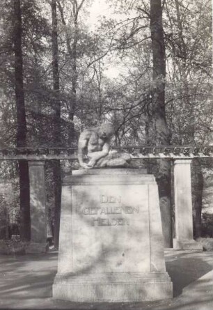 Denkmal "Den gefallenen Helden" / Friedhof Blomberger Str. Detmold. Blomberger Str. Papierabzug