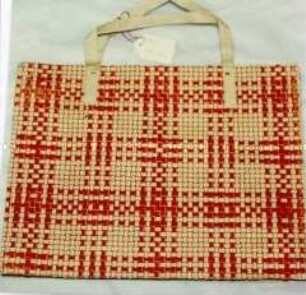 Tasche mit Henkeln