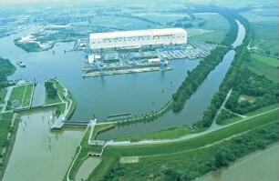 Schleuse und Hafen Papenburg / Ems