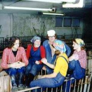 Jugendbrigade der Auszubildenden der LPG (T) Schweineproduktion Gladau