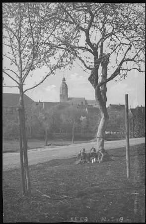 Frohburg. Blick nach der Kirche