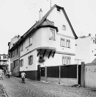 Bad Nauheim, Schulstraße 7