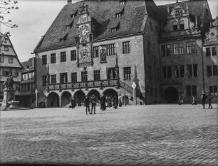 Das Rathaus von Heilbronn : Blick über den Marktplatz auf das Rathaus von Heilbronn
