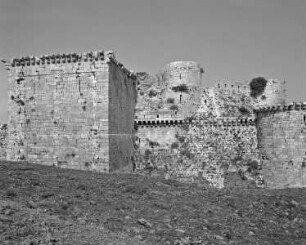 Krak des Chevaliers — Äußere Ringmauer