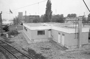 Inbetriebnahme des Neubaus der Güterabfertigung der Bundesbahn an der Rheinhafenstraße für die im Rheinhafen ansässigen Firmen