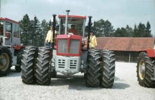 Fotografie: Traktor, Allradtraktor, Großtraktor, Zwillingsreifen