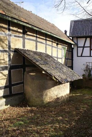 Hausbackofen an einem Fachwerkhaus