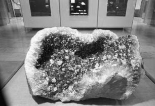 Museum am Friedrichsplatz/Landessammlungen für Naturkunde. Sonderausstellung "Achate aus aller Welt"