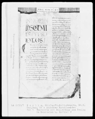 Institutio canonicorum concilii Aquisgranensis anno 816, Aachener Konzilsakten — Initiale C und Kapitalen, Folio 1recto