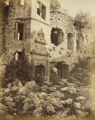 Studien vom Heidelberger Schloss und anderen Ruinen: Renaissance-Pförtchen auf der Madenburg
