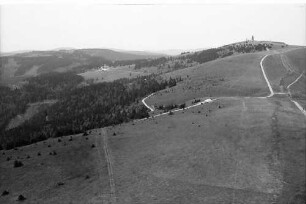 Wanderer zwischen Seebuck und Feldbergturm