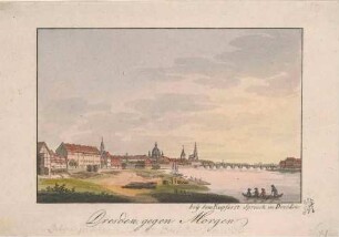 Stadtansicht von Dresden, Blick vom Ausschiffungsplatz am linken Elbufer nach Südwesten auf die Altstadt und die Augustusbrücke, im Vordergrund eine Fähre
