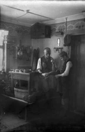 Beim Frey-Schuster in der Werkstatt