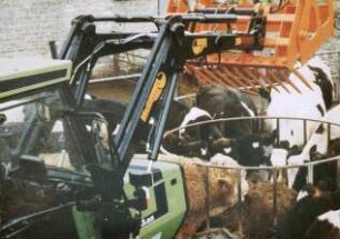 Fotografie: Fütterungstechnik, Futtervorlage, Frontlader