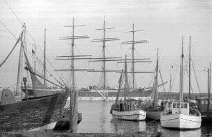 Travemünde: Segelschulschiff Passat, im Hafen