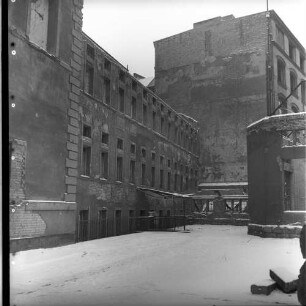 Negativ: Ruine, Dennewitzstraße 24, 1952