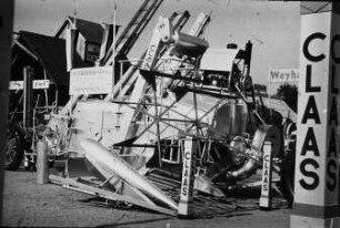 Fotografie: Erntetechnik, Mähdrusch, Mähdrescher gezogen