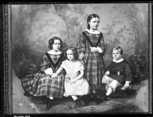 Gruppenportrait von Kindern