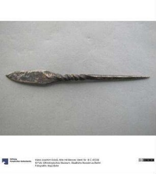 Ahle mit Messer