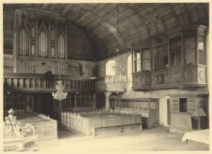 Bergkirche Oberneuschönberg. Inneres zur Poppe-Orgel (1876) : Olbernhau-Oberneuschönberg, Dorfkirche (1692-1694; C. Schupp, G. Creer). Inneres mit Taufe (um 1660) zur Westempore mit zweimanualiger Orgel II/21 (1876; A. und E. Poppe)