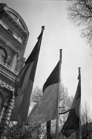 Trauerbeflaggung zum Tod von Altoberbürgermeister Günther Klotz am 7. April 1972