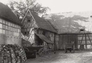 Scheidens-Löben : Scheidens-Löben. Gehöft, Nebengebäude und Scheune. Hofansicht