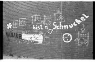 Kleinbildnegativ: Graffiti, Spielplatz, Belziger Straße, 1981
