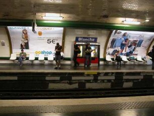 Metrostation Blanche, Montmartre, Paris