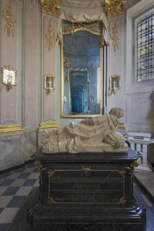 Grabmal der Maria Amelia Mniszchowa, Dukla, Polen