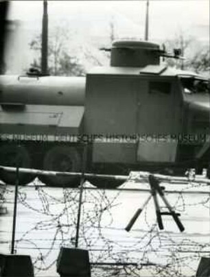 Wasserwerfer an der Berliner Sektorengrenze