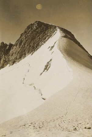 Zillertaler Alpen. Reichenspitzgruppe. Kuchelmoosspitze (3255 m)