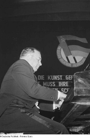 Auftritt des Pianisten Lew Nikolajewitsch Oborin